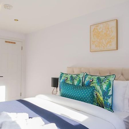 Stylish Retreat For Your Short Getaway Лондон Экстерьер фото