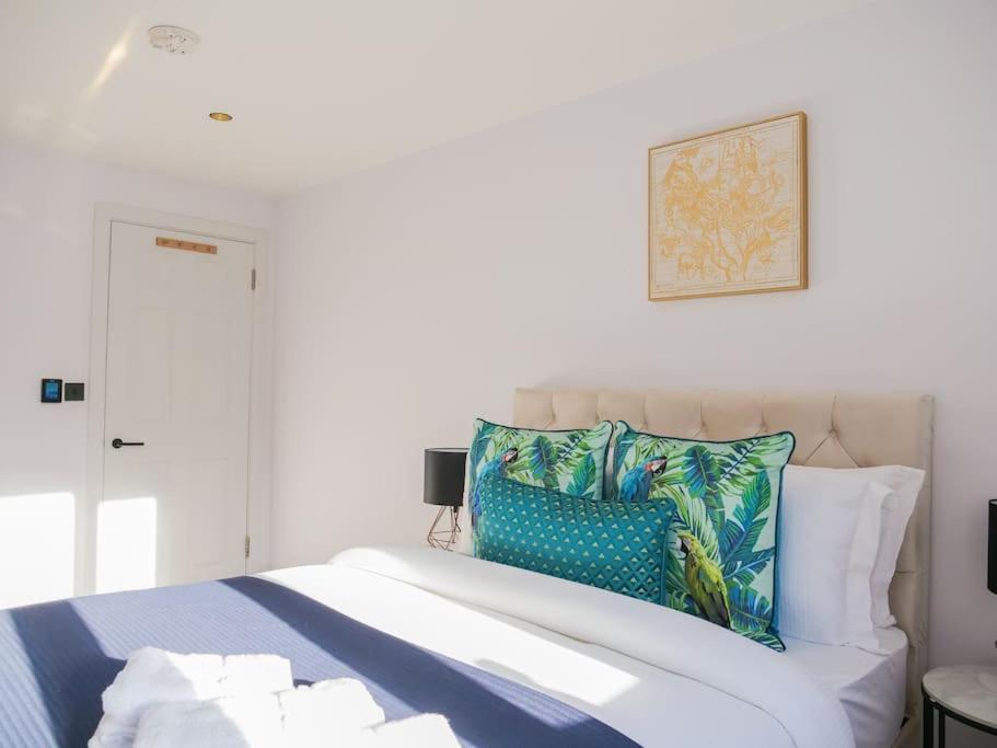 Stylish Retreat For Your Short Getaway Лондон Экстерьер фото