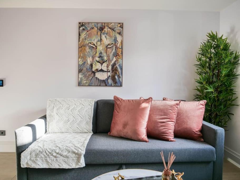 Stylish Retreat For Your Short Getaway Лондон Экстерьер фото