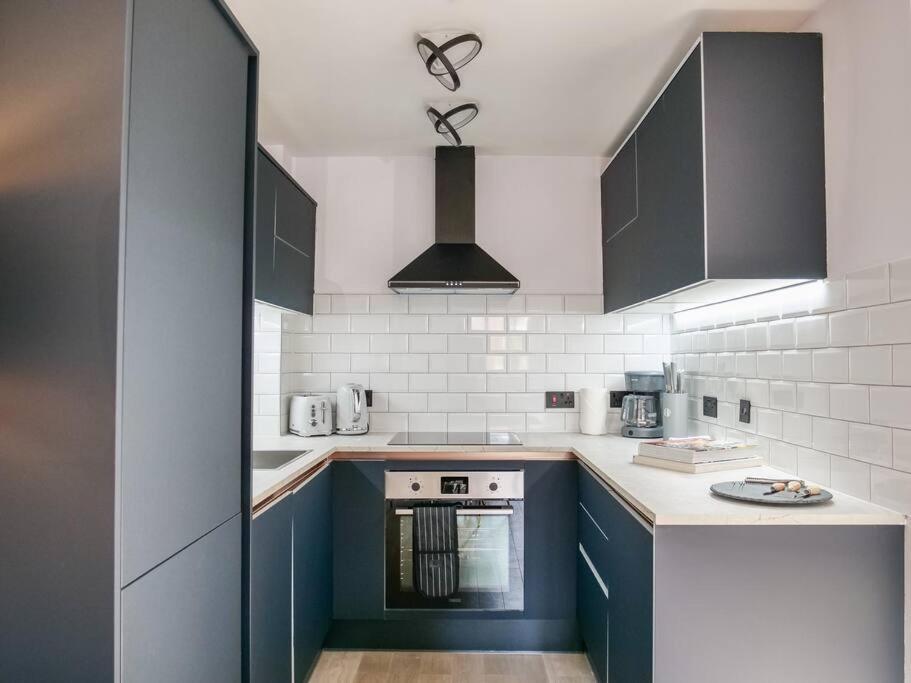 Stylish Retreat For Your Short Getaway Лондон Экстерьер фото
